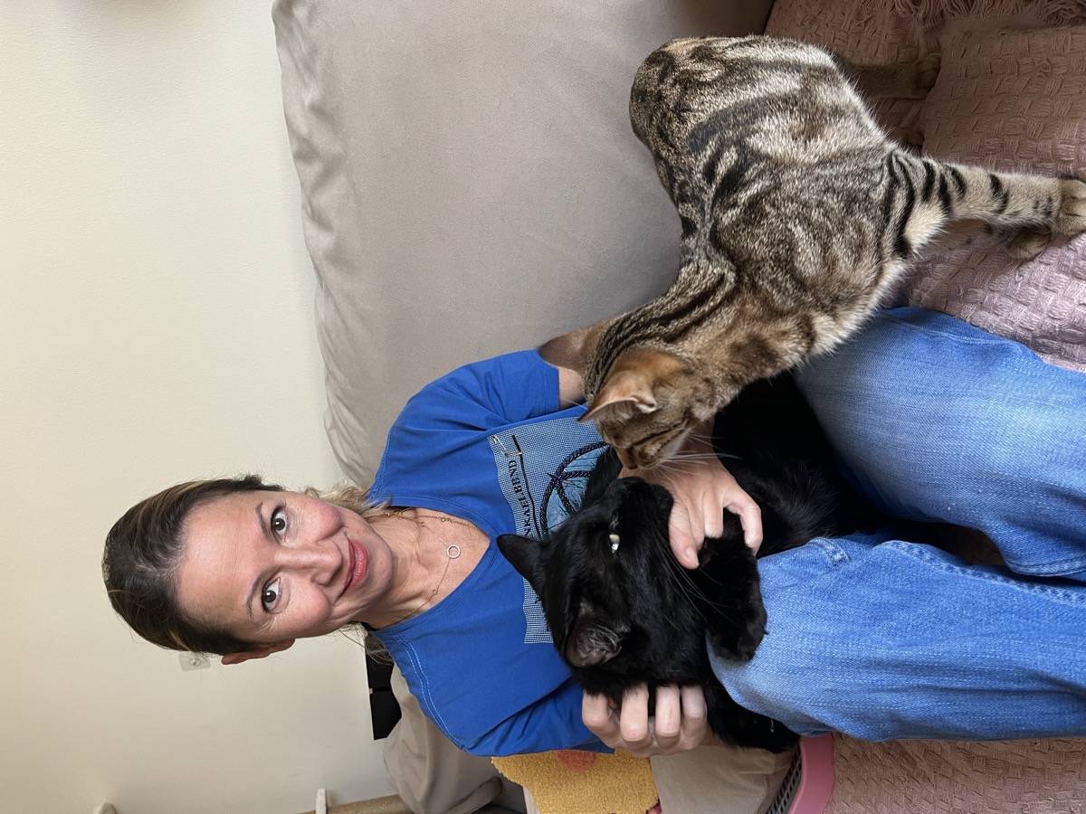 Victoria - Cat Sitter